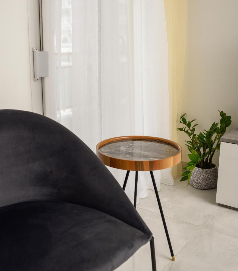 Appartamento Blu & Marrone Suites-parking Included *