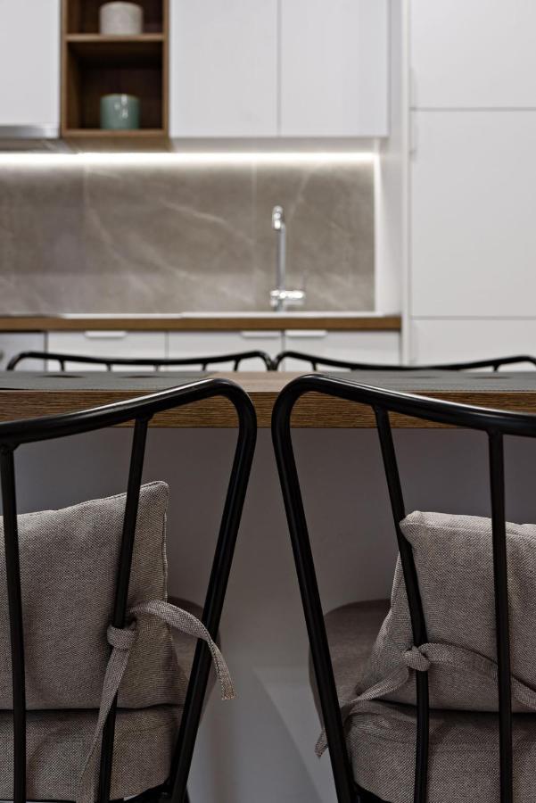 Blu & Marrone Suites-parking Included Apartment